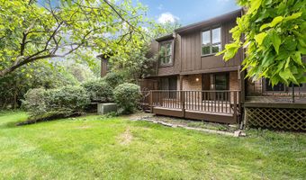 1040 Greenhills Dr, Ann Arbor, MI 48105