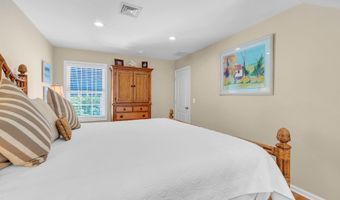 22 Woodland Ave, Manasquan, NJ 08736