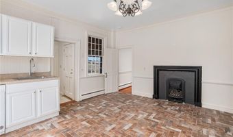 14 Elm St, Newport, RI 02840