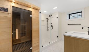 7 Champlin St, Newport, RI 02840