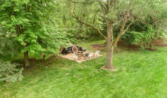660 Birch Hollow Dr, Antioch, IL 60002