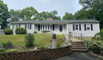 18 Beach Park Rd, Clinton, CT 06413