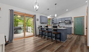 1433 W ROSELAWN Dr, Appleton, WI 54914