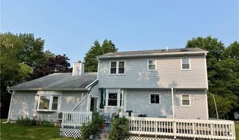 28 Mast Ct, Middletown, RI 02842