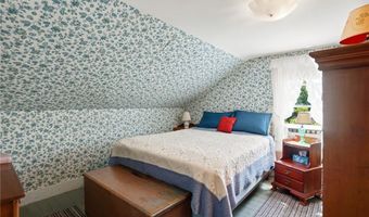 364 Abbott Run Valley Rd, Cumberland, RI 02864