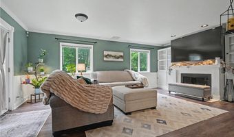 1223 Aurora Hill Dr, Aurora, OH 44202