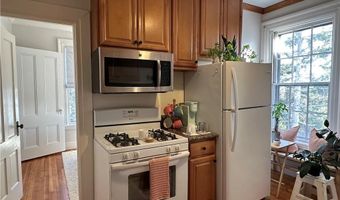 5 Record St 2B, Newport, RI 02840