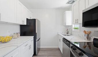 1608 W ABINGDON Dr 302, Alexandria, VA 22314