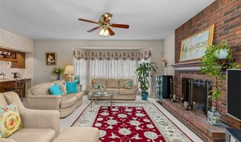 403 Arbor Glen Dr, Ballwin, MO 63021