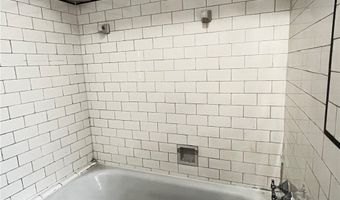 2016 13th St SW, Akron, OH 44314