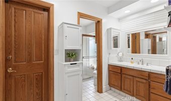 19900 Hiawatha, Los Angeles, CA 91311