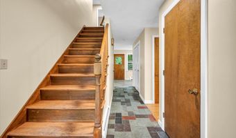 24 Iron Gate Ln, Cromwell, CT 06416