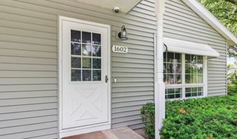 1602 Golden Oak Ln, Madison, WI 53711