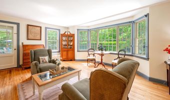 19 Junction Rd, Brookfield, CT 06804