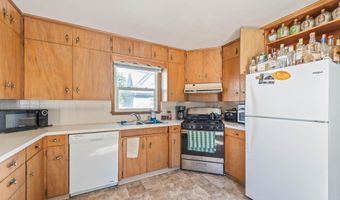 2812 Wood St, Ames, IA 50014