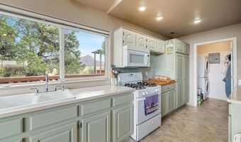 635 N Cougar Ln, Apple Valley, UT 84737