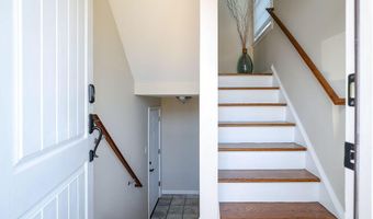 214 Iroquois Ave, Beach Haven, NJ 08008