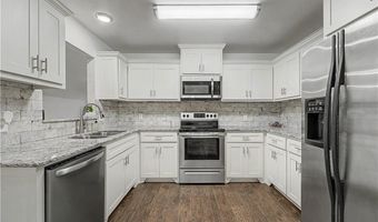 4 Evesham Ln, Bella Vista, AR 72714
