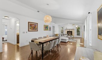 128 SEMINOLE Rd 11, Atlantic Beach, FL 32233