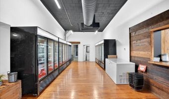 33 W Olive St, Aurora, MO 65605