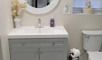 93 E Huntress Pond Rd, Barnstead, NH 03225