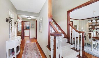 450 Eldridge Rd, Aurora, OH 44202