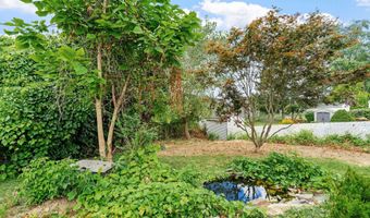 7 Hemlock Ln, Albany, NY 12208