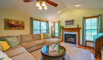 5 Warwick Ln, Athens, OH 45701