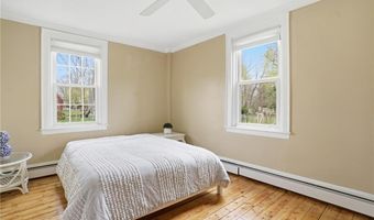 48 Constitution St 2, Bristol, RI 02809