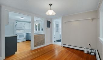 61 Old Phinneys Ln, Barnstable, MA 02630