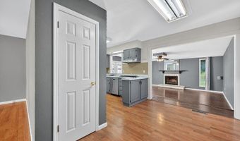 608 Mount Vernon Dr, Arnold, MO 63010