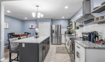 463 Londondary Dr, Ballwin, MO 63011