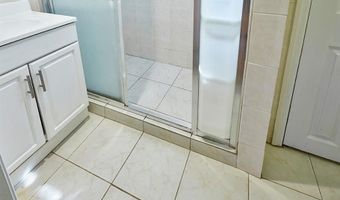 6 Levitt Ave, Bergenfield, NJ 07621