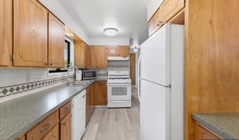2832 Oak Grove Dr NW, Albany, OR 97321