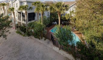 50 BEACH COTTAGE Ln, Atlantic Beach, FL 32233