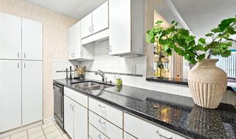 28402 Plantation Dr NE, Atlanta, GA 30324