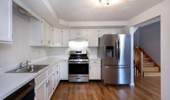 40 Willow Pond Dr 40, Rockland, MA 02370