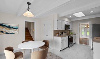 8815 TUCKERMAN Ln, Potomac, MD 20854
