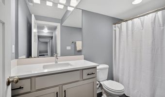5219 Springbrook Dr, Ames, IA 50014