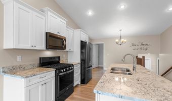 2354 E PLANK Cir B, Appleton, WI 54915