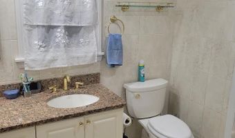 81 Union Ave, Amityville, NY 11701
