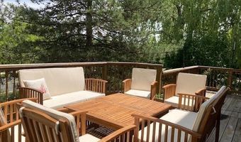 1901 Chicory Ridge Rdg, Ann Arbor, MI 48103