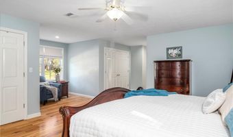 15 Leonard Dr, North Smithfield, RI 02896