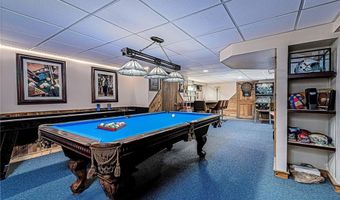 44 Heritage Dr, Warwick, RI 02818