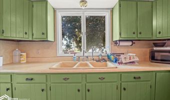 714 2nd Ave, Ackley, IA 50601