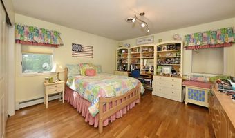 191 Cherry Ln, Airmont, NY 10952