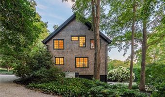 72 Summerfield Ln, Middletown, RI 02842