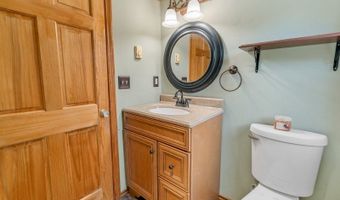 226-248 Barrett Rd, Alloway, NJ 07422