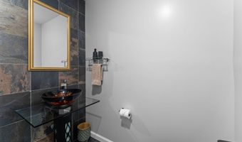 6829 LITTLE RIVER Tpke, Annandale, VA 22003
