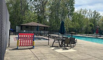 304 Charlesgate Cir, Amherst, NY 14051